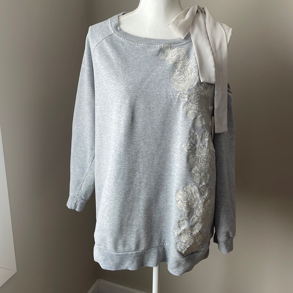 Love & Legend off-shoulder sweatshirt